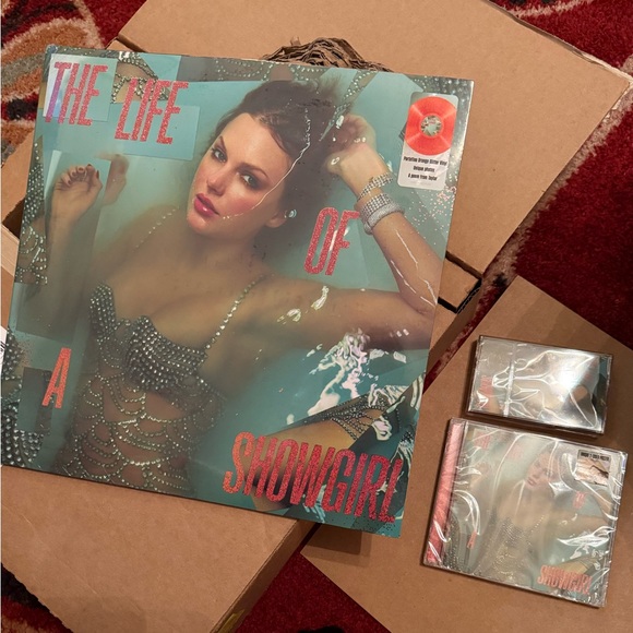 Taylor Swift Other - The Life of a Show Girl BUNDLE:
Vinyl + CD + CASSETTE